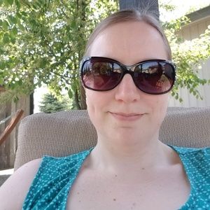 Meet your Posher, Jonelle